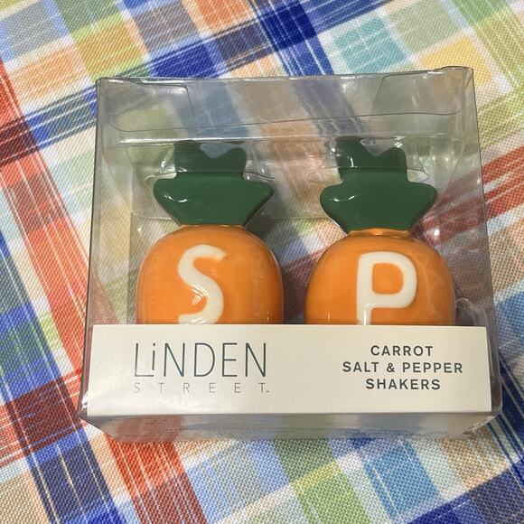 Linden Street Carrot Salt & Pepper Shakers - Picture 2 of 5
